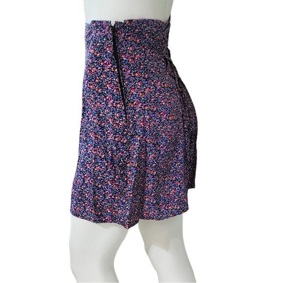 Switch USA Dresses & Skirts - Vintage High Waisted Lattice Laced Back Zip Up Black & Multi-colored Print Skort